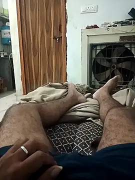 pintuS40 online show from October 26, 2025, 1:44 am