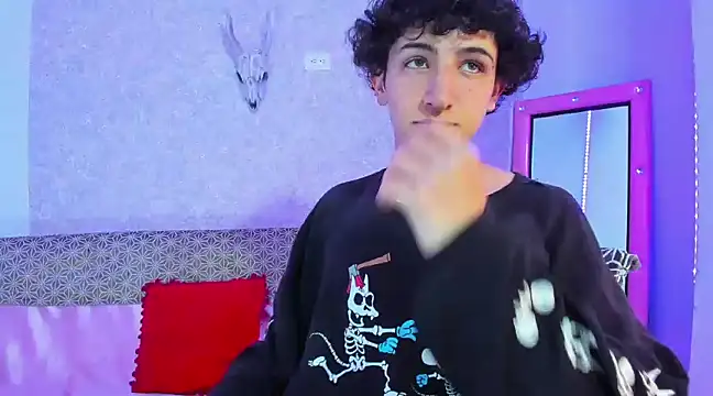 Kerverr  online show from March 13, 2025, 3:17 pm