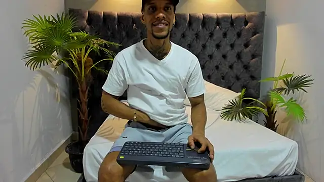 Snapshot of Salomon_koude chatting on April 24, 2026, 1:30 am Salomon koude online show from April 24, 2026, 1:30 am