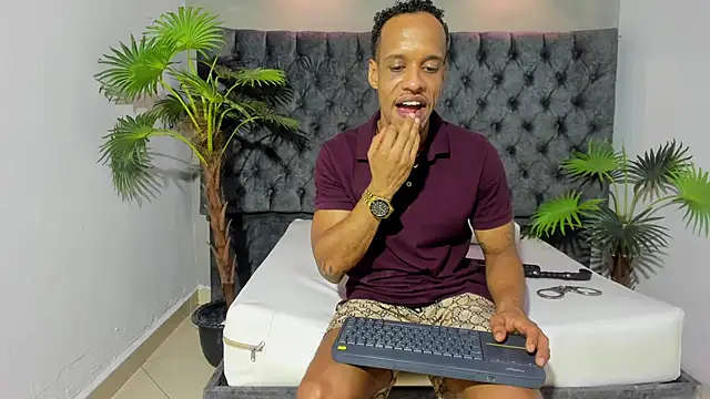 Snapshot of Salomon_koude chatting on April 30, 2026, 8:57 pm Salomon koude online show from April 30, 2026, 8:57 pm