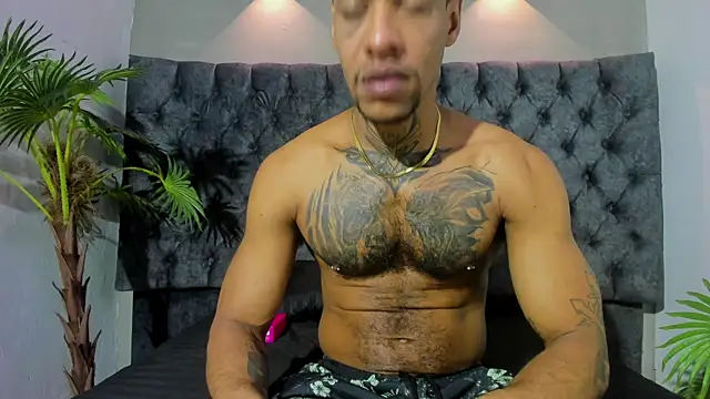 Snapshot of Salomon_koude chatting on May 8, 2026, 11:48 am Salomon koude online show from May 8, 2026, 11:48 am