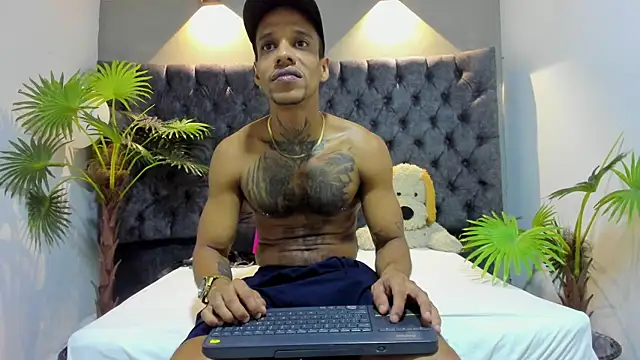 Snapshot of Salomon_koude chatting on May 30, 2026, 2:25 pm Salomon koude online show from May 30, 2026, 2:25 pm
