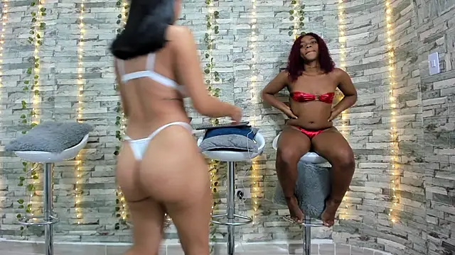 Snapshot of Candyscouples chatting on March 22, 2025, 11:21 am Candyscouples online show from March 22, 2025, 11:21 am