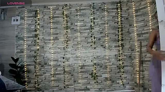 Snapshot of Candyscouples chatting on October 14, 2025, 11:11 am Candyscouples online show from October 14, 2025, 11:11 am