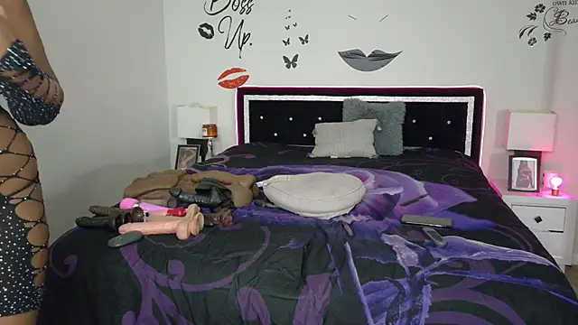 chocolatefantasyxxox online show from January 4, 2025, 10:24 pm