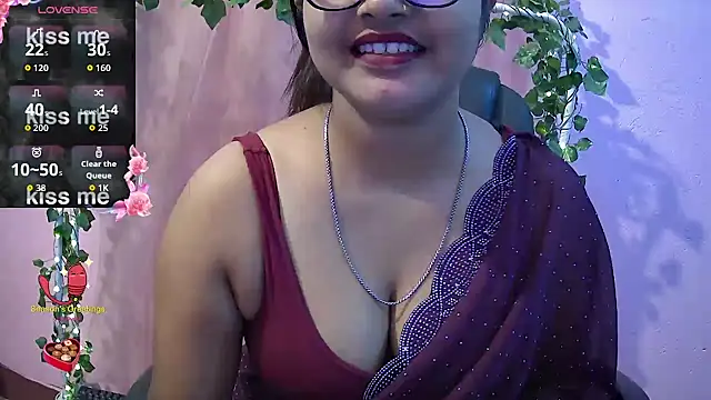 Snapshot of Pari-new chatting on November 26, 2025, 4:24 am Pari-new online show from November 26, 2025, 4:24 am