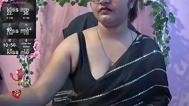 Snapshot of Pari-new chatting on February 21, 2026, 4:02 am Pari-new online show from February 21, 2026, 4:02 am