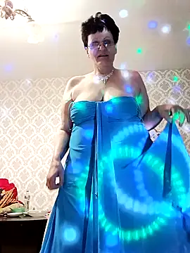 Snapshot of PaulaGolden chatting on January 1, 2025, 4:39 pm PaulaGolden online show from January 1, 2025, 4:39 pm