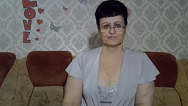 Snapshot of PaulaGolden chatting on October 2, 2025, 9:05 am PaulaGolden online show from October 2, 2025, 9:05 am