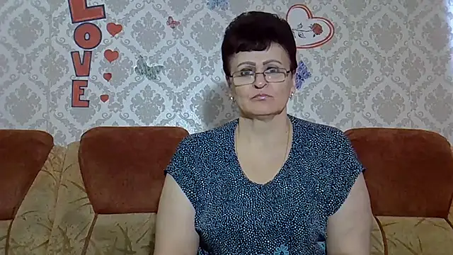 Snapshot of PaulaGolden chatting on October 18, 2025, 8:26 am PaulaGolden online show from October 18, 2025, 8:26 am