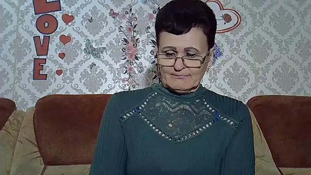 Snapshot of PaulaGolden chatting on April 19, 2026, 7:38 pm PaulaGolden online show from April 19, 2026, 7:38 pm