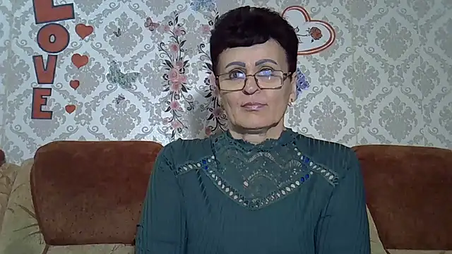 Snapshot of PaulaGolden chatting on May 7, 2026, 4:01 pm PaulaGolden online show from May 7, 2026, 4:01 pm