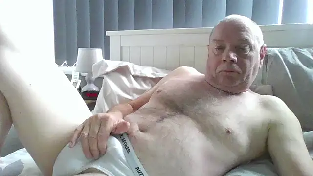 Snapshot of gibbo62 chatting on March 25, 2026, 10:10 am gibbo62 online show from March 25, 2026, 10:10 am