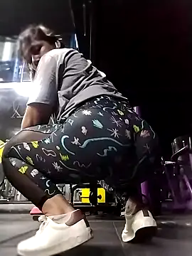 Snapshot of Karenn12 chatting on September 16, 2025, 3:29 am Karenn12 online show from September 16, 2025, 3:29 am