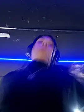 Snapshot of Karenn12 chatting on October 31, 2025, 2:23 am Karenn12 online show from October 31, 2025, 2:23 am