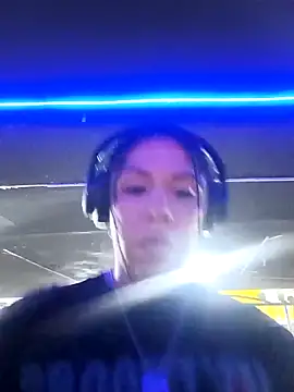 Snapshot of Karenn12 chatting on February 27, 2026, 2:33 am Karenn12 online show from February 27, 2026, 2:33 am