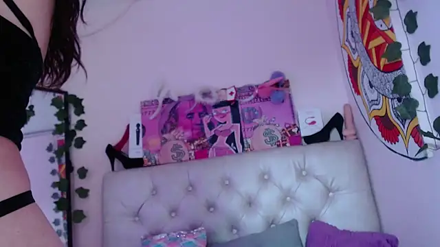 sarawiliamx online show from February 25, 2025, 7:09 am