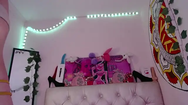 sarawiliamx online show from March 9, 2025, 9:46 am