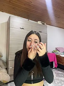 sarawiliamx online show from April 7, 2026, 9:59 pm