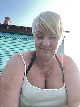 Laura Millf online show from July 28, 2026, 3:08 pm