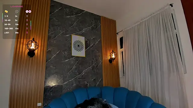 Julie Markk online show from April 21, 2026, 1:42 am