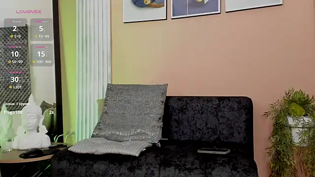 thomas eliotts online show from November 25, 2025, 7:47 pm