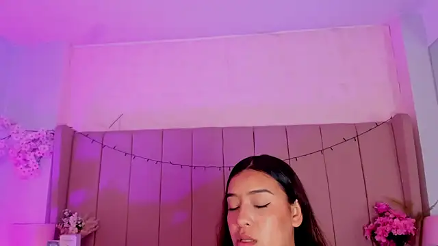 MollyBigBoobs12 online show from September 20, 2025, 8:32 pm