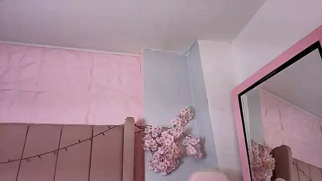 MollyBigBoobs12 online show from October 17, 2025, 8:55 pm