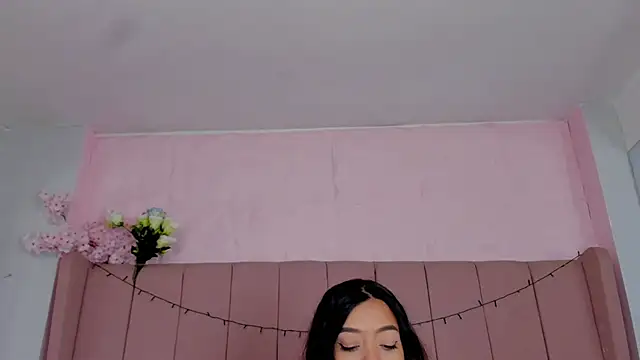 MollyBigBoobs12 online show from December 15, 2025, 9:08 pm