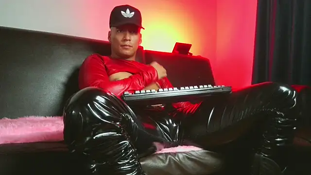 Leonnardo Jaramillo online show from March 8, 2025, 11:07 pm