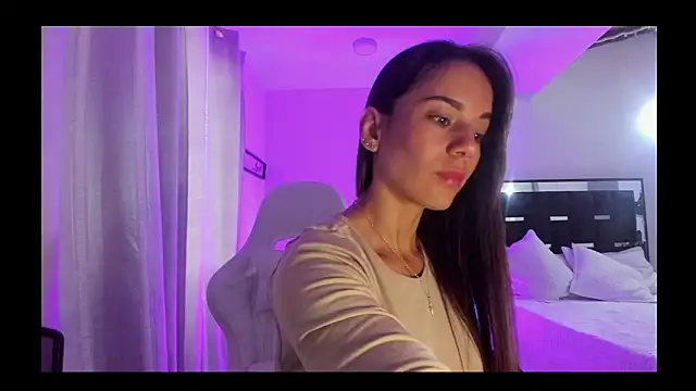 Sara lopez 28 online show from April 15, 2026, 2:13 pm