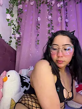 Snapshot of anni_ross chatting on June 20, 2026, 12:14 am anni ross online show from June 20, 2026, 12:14 am