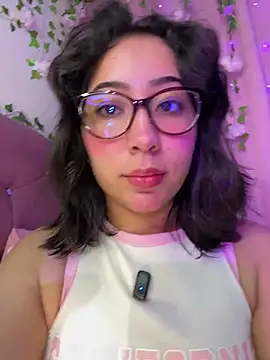 Snapshot of anni_ross chatting on July 14, 2026, 10:26 pm anni ross online show from July 14, 2026, 10:26 pm