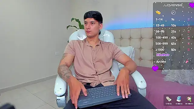 Snapshot of Damian23__ chatting on January 31, 2025, 12:29 pm Damian23 online show from January 31, 2025, 12:29 pm