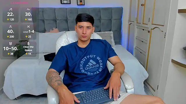 Snapshot of Damian23__ chatting on March 12, 2025, 12:57 pm Damian23 online show from March 12, 2025, 12:57 pm