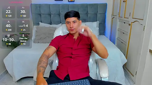 Snapshot of Damian23__ chatting on March 13, 2025, 12:46 pm Damian23 online show from March 13, 2025, 12:46 pm