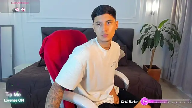 Snapshot of Damian23__ chatting on October 28, 2025, 10:19 am Damian23 online show from October 28, 2025, 10:19 am