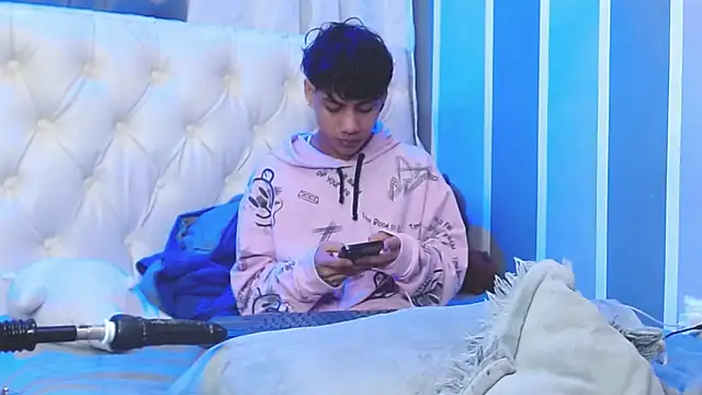 Sexys Boys Hot1 online show from December 24, 2024, 10:22 am