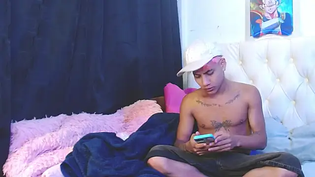 Sexys Boys Hot1 online show from January 23, 2025, 5:24 am