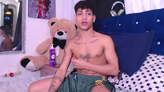 Sexys Boys Hot1 online show from October 1, 2025, 5:13 am