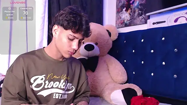 Sexys Boys Hot1 online show from November 9, 2025, 2:54 am