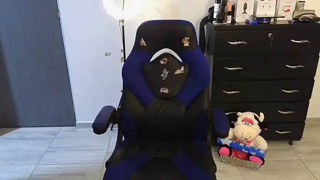 thomascooper7 online show from March 3, 2025, 4:03 am