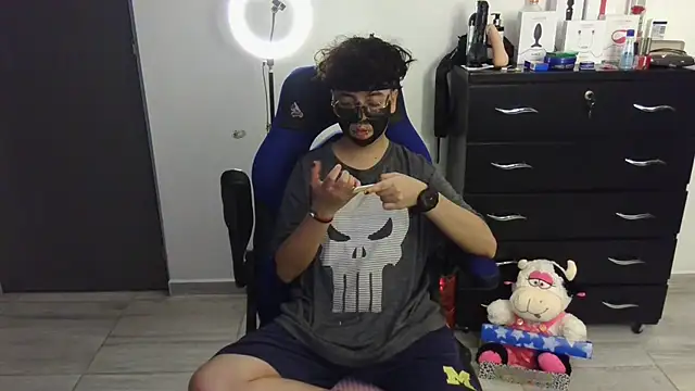 thomascooper7 online show from March 11, 2025, 12:33 am