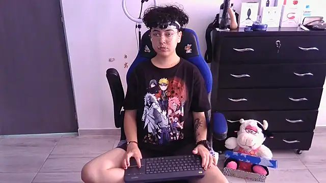 thomascooper7 online show from March 22, 2025, 2:03 pm