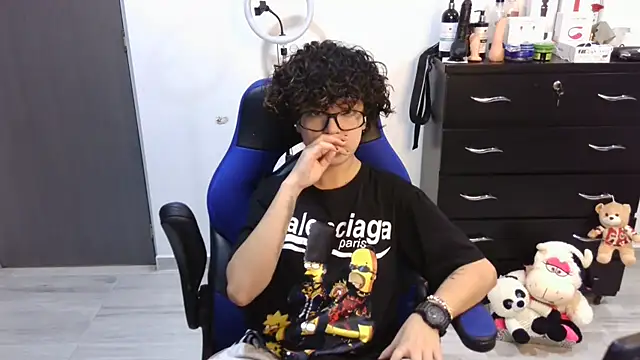 thomascooper7 online show from September 17, 2025, 7:15 pm