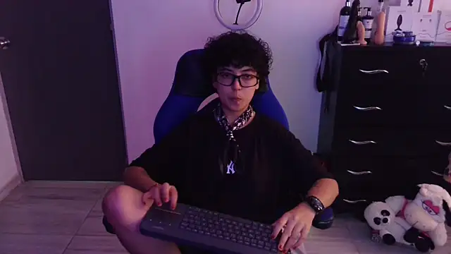 thomascooper7 online show from February 20, 2026, 7:14 pm