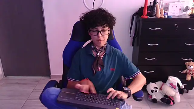 thomascooper7 online show from March 17, 2026, 8:12 pm