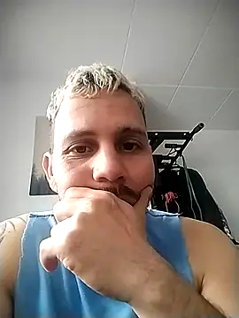 Snapshot of mikilod chatting on March 3, 2026, 2:34 pm mikilod online show from March 3, 2026, 2:34 pm