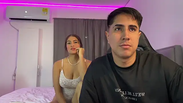 Snapshot of dereckbrownn chatting on January 30, 2025, 8:53 pm dereckbrownn online show from January 30, 2025, 8:53 pm