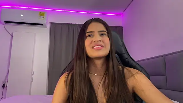 Snapshot of dereckbrownn chatting on March 18, 2025, 8:48 pm dereckbrownn online show from March 18, 2025, 8:48 pm